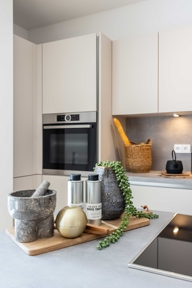 Digitale Präsentation mit Drohnenaufnahmen und Homestaging – Editorial Shooting